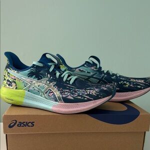 ASICS Women's Multicolor NOOSA 14 running shoes 9.5